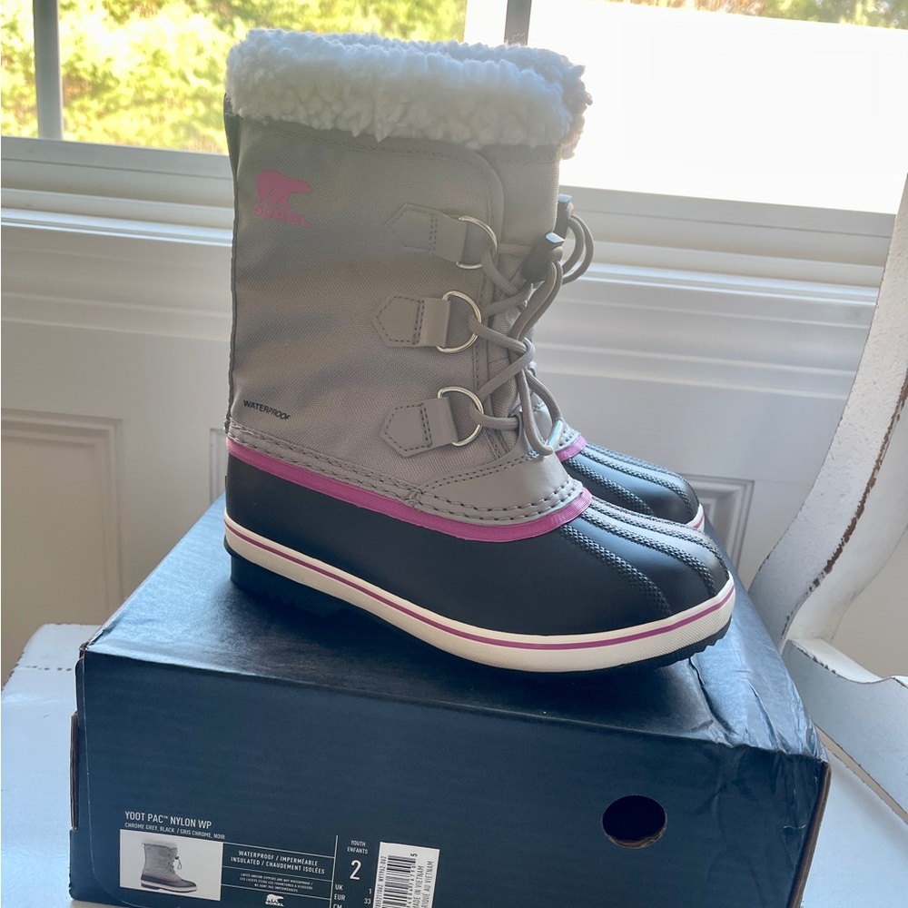 New in box * YOUTH size 2 girls YOOT PAC™ NYLON BOOT